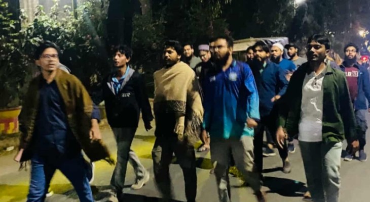 ইনকিলাব মঞ্চের নেতাদের ওপর হামলার প্রতিবাদে বাকৃবিতে বিক্ষোভ