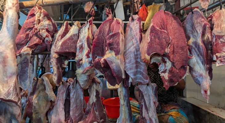 গরুর মাংসের কেজি ৯০০ টাকা, ব্রয়লার ২৩০ টাকা