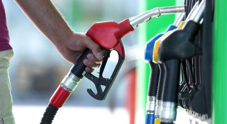 এপ্রিলেও বাড়ছে না জ্বালানি তেলের দাম