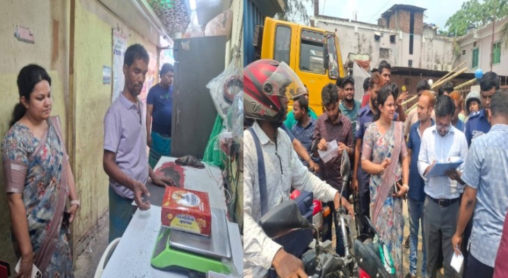 রায়পুরে ভ্রাম্যমাণ আদালতের অভিযান, ১৪ হাজার টাকা জরিমানা