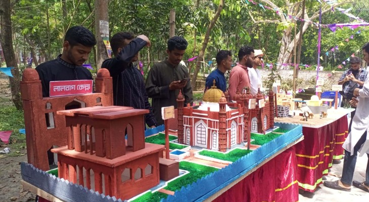 বেরোবিতে বইয়ের পাতা ছাড়িয়ে ইতিহাসের জীবন্ত উপস্থাপনা