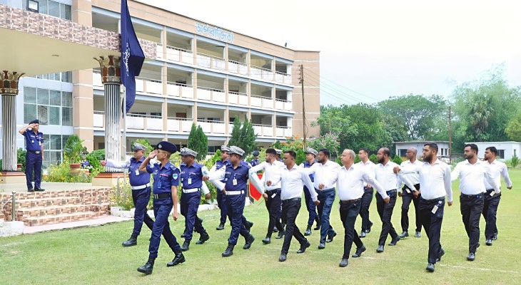চুয়াডাঙ্গায় জেলা পুলিশের সুশৃঙ্খল মাস্টার প্যারেড অনুষ্ঠিত