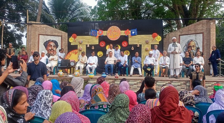 মাভাবিপ্রবির সমস্যা ও উন্নয়ন পরিকল্পনা প্রধানমন্ত্রীর কাছে তুলে ধরলেন উপাচার্য