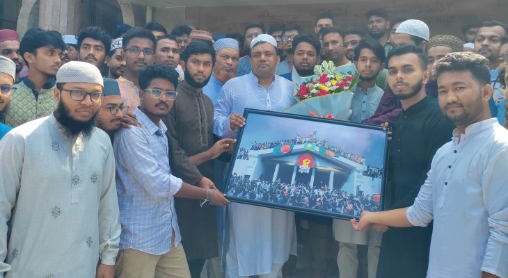 শিক্ষার্থীদের ভালোবাসায় সিক্ত বিদায়ী নোবিপ্রবি উপাচার্য