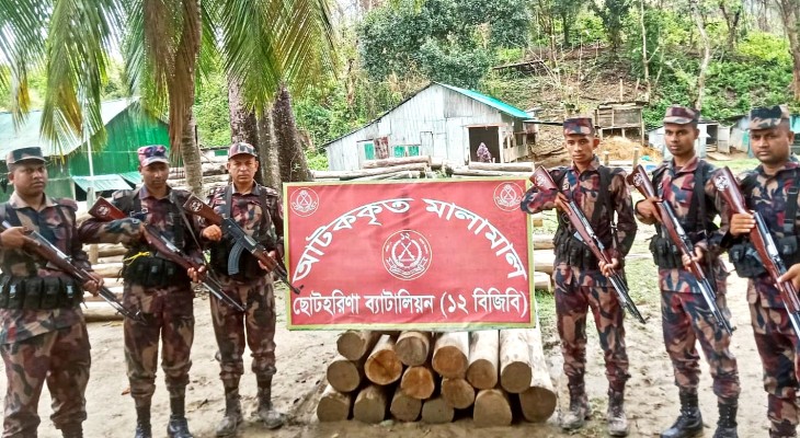 বরকলে বিজিবির অভিযানে অবৈধ সেগুন কাঠ জব্দ
