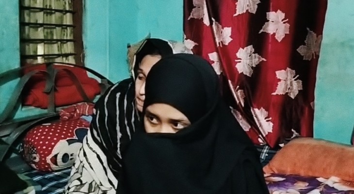 গোপালগঞ্জে দুই তরুণীর সম্পর্ক নিয়ে এলাকায় আলোচনা