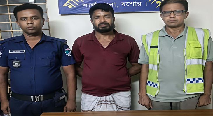 শার্শায় ইয়াবা ও মোটরসাইকেলসহ মাদক ব্যবসায়ী আটক