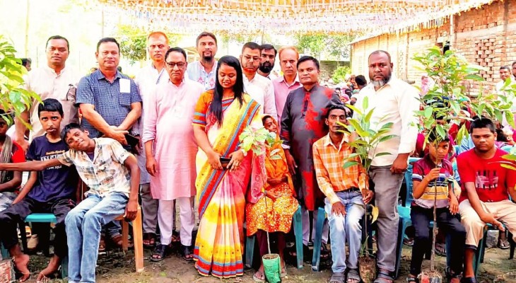 বুদ্ধি প্রতিবন্ধী ও অটিস্টিক বিদ্যালয়ের শিক্ষার্থীদের মাঝে গাছের চারা বিতরণ