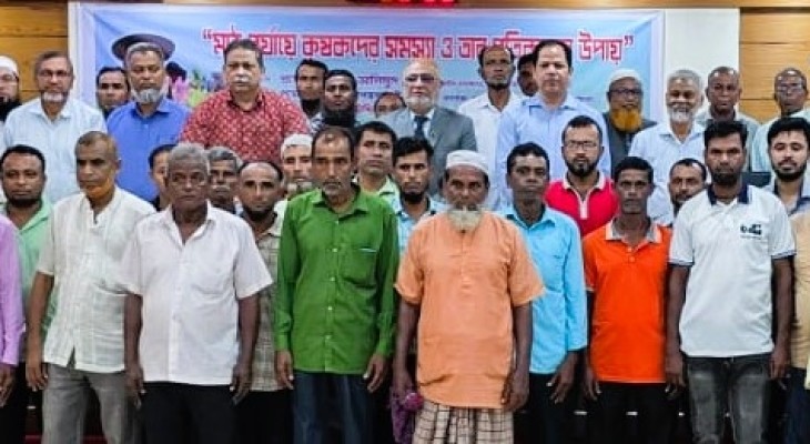 সিকৃবিতে "মাঠ পর্যায়ে কৃষকদের সমস্যা ও তার প্রতিকারের উপায়" শীর্ষক প্রশিক্ষণ