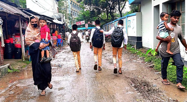 পোরশায় ইউনিয়ন পরিষদ ও শিক্ষাপ্রতিষ্ঠানের প্রধান সড়ক বেহাল, সংস্কারের দাবি