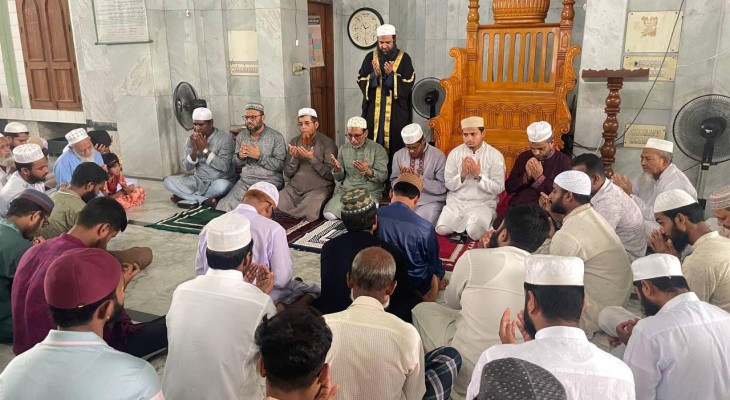ইবিতে জুলাই শহীদদের রুহের মাগফিরাত কামনায় শিবিরের দোয়া
