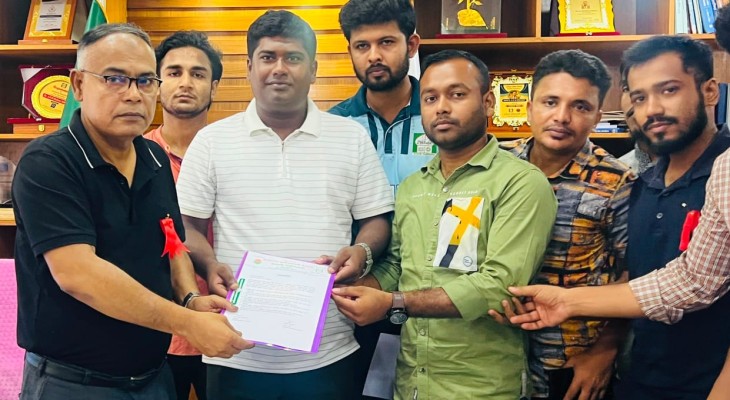 স্বাস্থ্যসম্মত খাবারসহ ৯ দফা দাবিতে ইবি ছাত্রদলের স্মারকলিপি