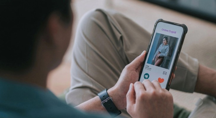 অনলাইনে জীবনসঙ্গী খোঁজা কি ‘হালাল’? যা বলছে ইসলাম