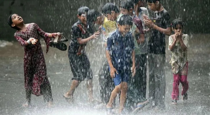 বৃষ্টির পানিতে কি সত্যিই ঘামাচি কমে?