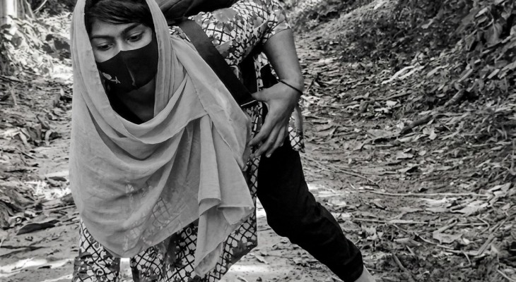 হামাগুড়ি দিয়ে কলেজে যাওয়া  মনা এবার পাস করেছেন এইচএসসি