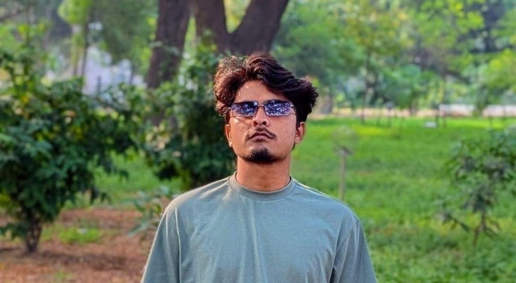 গাঁজা-বাবা কি তোর বাপের টাকায় খাই’বলেই ছাত্রদল নেতাকে মারধর