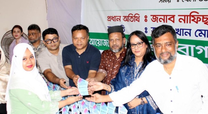 আরামবাগ হাই স্কুল অ্যান্ড কলেজে কৃতি শিক্ষার্থীদের সংবর্ধনা