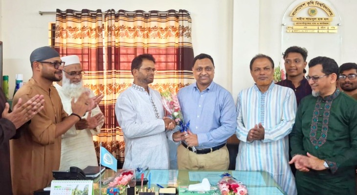 ছাত্র থেকে প্রভোস্ট, ৩১ বছর পর সেই হলেই আবুল মঞ্জুর