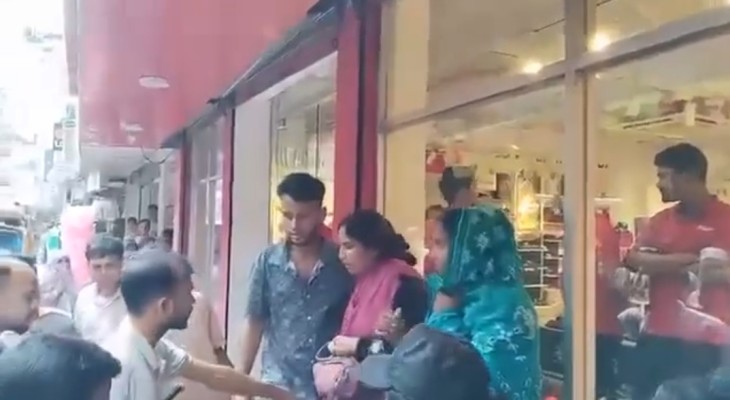 চুরির অপবাদে দুই নারীকে মারধর, ভিডিও ছড়িয়ে দেওয়ার মামলায় ব্যবসায়ীসহ গ্রেপ্তার ২