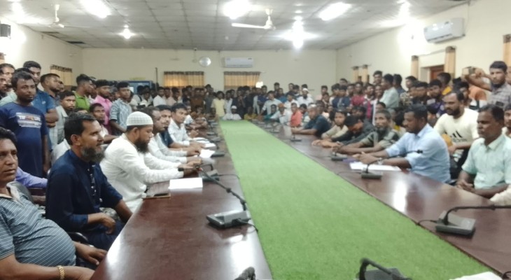 টোল আদায় নিয়ে জামালগঞ্জে নৌযান শ্রমিক-ব্যবসায়ীদের সঙ্গে ইউএনওর মতবিনিময়