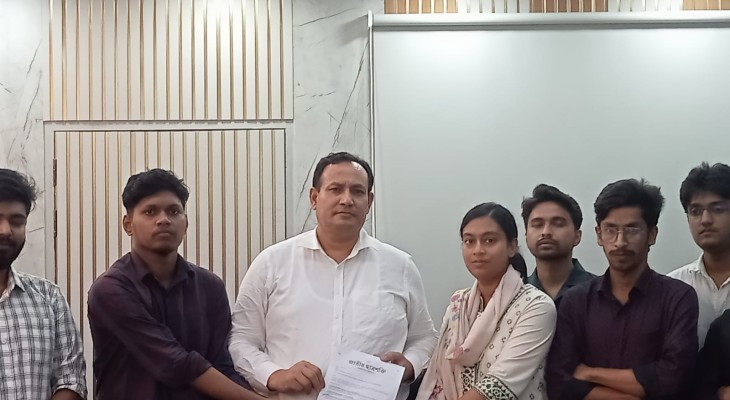 জাবিতে একাডেমিক অধিকার ও ন্যায়বিচারের দাবিতে উপাচার্যকে ছাত্রশক্তির স্মারকলিপি